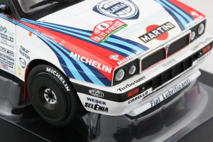 Lancia Delta Integrale 16V #6 3rd Rally Portugal 1990 J. Kankkunen J. Piironen Martini - 1/18 Ixo