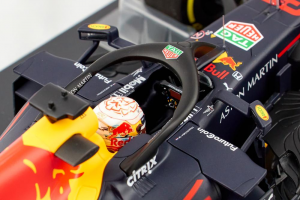 Aston Martin Red Bull Racing RB15 M. Verstappen Winner Brazil Gp 2019 - 1/18 Minichamps