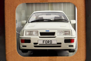 Ford Sierra RS500 White 1987 - 1/18 Solido