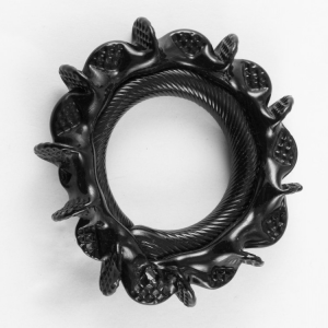 Anello in vetro di Murano colore nero Ø9,5 cm