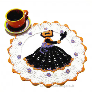Centrino rotondo con Strega nera per Halloween ad uncinetto 29 cm - Handmade in Italy