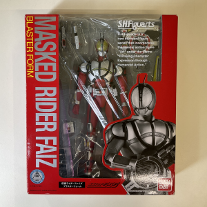 Masked Rider - S.H. Figuarts: MASKED RIDER FAIZ (Blaster Form) by Bandai Tamashii