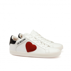 Sneakers bianche con cuore Love Moschino