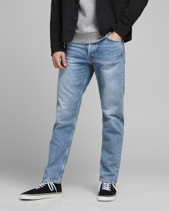 Jeans Chris loose fit a vita media con lavaggio chiaro bleach