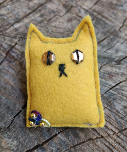  SPILLA cat giallo in tessuto morbido