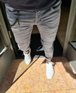 Jeans grigio con accessorio antony morato