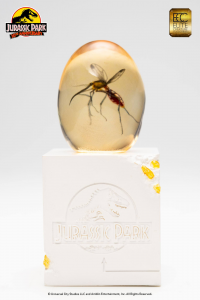 *PREORDER* Replica Jurassic Park: ELEPHANT MOSQUITO IN AMBER 1/1 by Elite Creature Collectibles