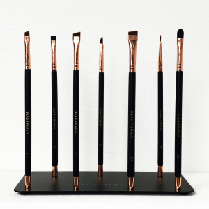 Set base metallica completa con 7 pennelli professionali per il Brow Artist e Lamimaker. Pennelli sopracciglia