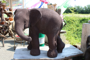 Statua elefantino in pietra thailandese