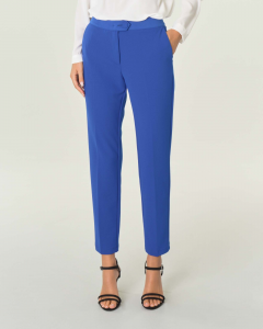 Pantaloni slim color blu China in crêpe effetto scuba di misto viscosa stretch con dettagli in satin