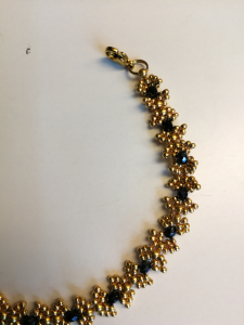  Handmade women's bead bracelet