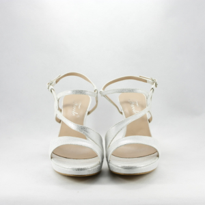 Sandalo cerimonia donna elegante color argento con cinghietta regolabile.