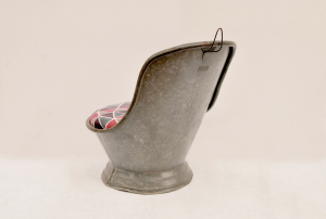 Poltrona realizzata su antica vasca da bagno in zinco
