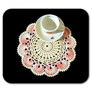 Centrino beige e rosa sfumato ad uncinetto 22 cm - Crochet by Patty