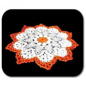 Centrino arancione, bianco e grigio rotondo ad uncinetto 34 cm