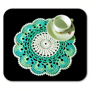 Centrino bianco e acquamarina sfumato ad uncinetto 22 cm - Crochet by Patty