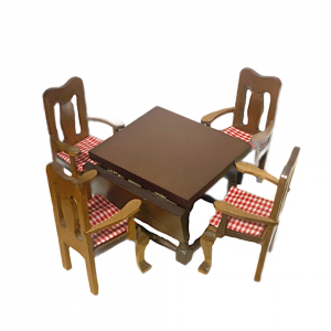 Tavolo allungabile con quattro sedie in miniatura per la casa delle bambole