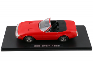 Ferrari 365 Gts/4 1969 Red - 1/18 KK