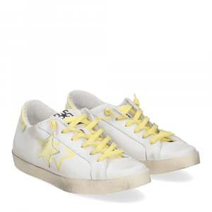2Star Sneaker low bianco vernice gialla