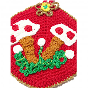 Presina di Natale rossa con funghetti ad uncinetto 14 cm - Crochet by Patty