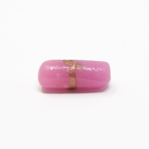 Perla di Murano cilindro con filo di avventurina Ø8x20. Vetro rosa in pasta. Foro passante.