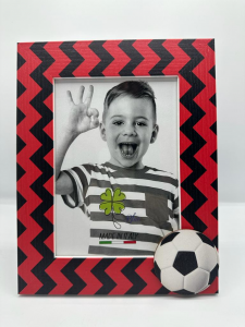 Blue Portafoto in legno colore rosso e nero con applicazioni pallone da calcio foto 13x18