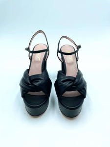 Sandalo nappa nera con tacco largo Anna F.