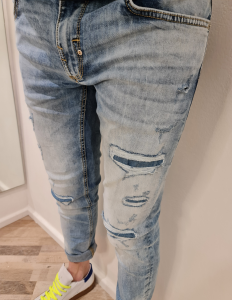 Jeans rotture con toppa antony morato