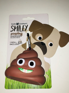Smiley Poopbag Farm Company
 Simpatico dispenser in silicone per sacchetti igienici.