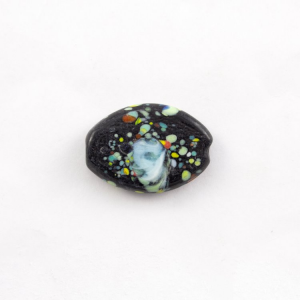 Perla vetro di Murano schiacciata ovale nero pasta 27 mm con foro passante e decori floreali