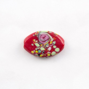Perla vetro di Murano schiacciata ovale rosso pasta 27 mm con foro passante e decori floreali