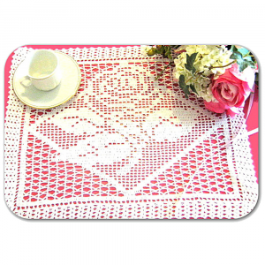 Centrino bianco a filet con rosa ad uncinetto 32x38 cm - Crochet by Patty