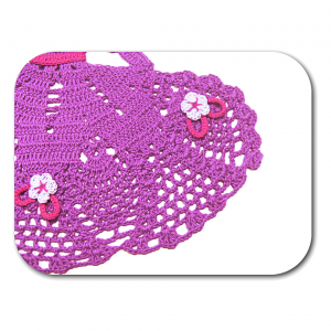 Centrino dama violetto e fucsia ad uncinetto 28x22 cm - Crochet by Patty
