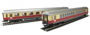 Set of 2 different coaches from the Trans Europe Express in Helvetia livery