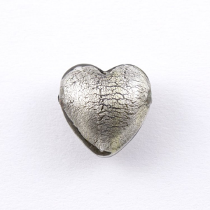 Perla cuore in vetro di Murano 20 mm. Vetro grigio scuro, foglia oro sommersa e foro orizzontale per bigiotteria