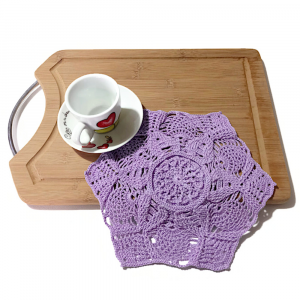 Centrino lilla in 3D ad uncinetto 23x19 cm - Crochet by Patty