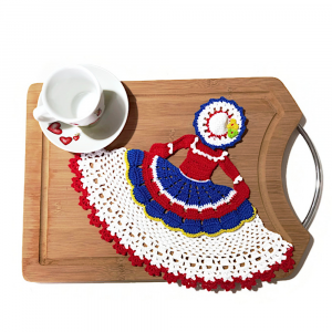 Centrino dama rosso blu e bianco ad uncinetto 30x24 cm - Crochet by Patty