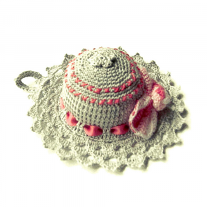 Cappellino puntaspilli grigio e rosa ad uncinetto 11 cm - Crochet by Patty