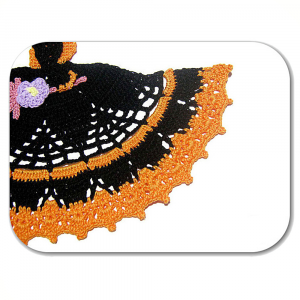 Centrino per Halloween strega arancione ad uncinetto 26x20 cm - Crochet by Patty
