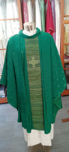 Casula Liturgica Verde mantello in Viscosa e doppio Stolone tessuto al telaio made in Italy
