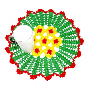 Centrino Natalizio verde, rosso e giallo ad uncinetto 30 cm - Crochet by Patty