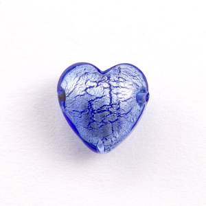 Perla cuore in vetro di Murano 20 mm. Vetro blu e foglia argento sommersa e foro passante orizzontale per bigiotteria