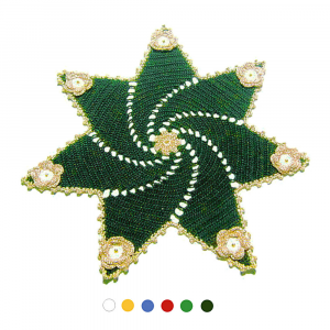 Centrino Natalizio verde scuro e fiori oro ad uncinetto 36 cm - Crochet by Patty