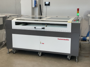 VENDUTA - Macchina ricondizionata LM-LC1612-180 incisione e taglio laser CO2 con sorgente laser da 180W nuova