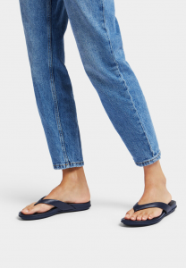 Fitflop - GRACIE LEATHER FLIP-FLOPS Midnight Navy - DROP 11