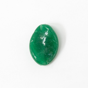 Perla di Murano foglia attorcigliata 25 mm. Vetro verde in pasta. Foro passante.
