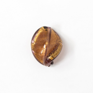 Perla di Murano foglia attorcigliata 23 mm. Vetro ametista, foglia oro. Foro passante.
