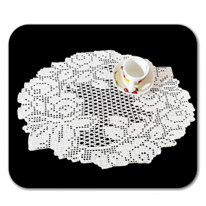 Centrino bianco a filet con rose ad uncinetto 43x32 cm - Crochet by Patty
