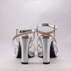 Sandalo cerimonia donna elegante argento con strass.