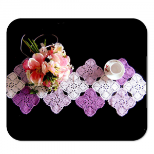 Centrino bianco, lilla e violetto ad uncinetto 60x40 cm - Crochet by Patty